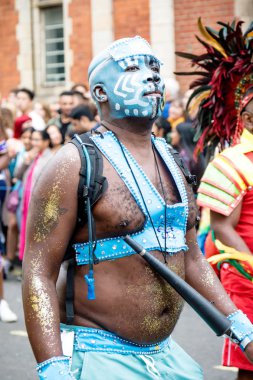 London, Büyük Britanya, 27th Ağustos 2018:-katılımcılar alın kısmı Batı Londra'da, Avrupa'nın en büyük sokak partisi Nottinghill Carival.