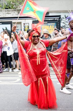 London, Büyük Britanya, 27th Ağustos 2018:-katılımcılar alın kısmı Batı Londra'da, Avrupa'nın en büyük sokak partisi Nottinghill Carival.