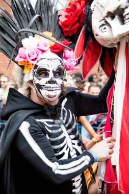 London, Büyük Britanya, 27th Ağustos 2018:-katılımcılar alın kısmı Batı Londra'da, Avrupa'nın en büyük sokak partisi Nottinghill Carival.