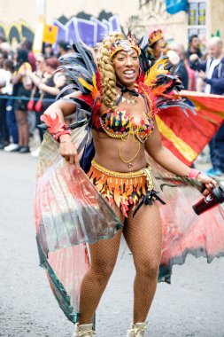 London, Büyük Britanya, 27th Ağustos 2018:-katılımcılar alın kısmı Batı Londra'da, Avrupa'nın en büyük sokak partisi Nottinghill Carival.