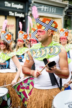 London, Büyük Britanya, 27th Ağustos 2018:-katılımcılar alın kısmı Batı Londra'da, Avrupa'nın en büyük sokak partisi Nottinghill Carival.