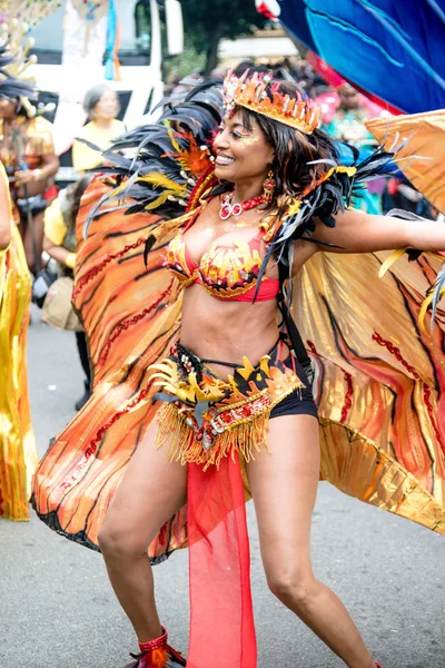 London, Büyük Britanya, 27th Ağustos 2018:-katılımcılar alın kısmı Batı Londra'da, Avrupa'nın en büyük sokak partisi Nottinghill Carival.