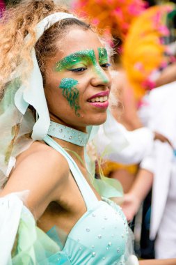 London, Büyük Britanya, 27th Ağustos 2018:-katılımcılar alın kısmı Batı Londra'da, Avrupa'nın en büyük sokak partisi Nottinghill Carival.