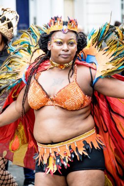 London, Büyük Britanya, 27th Ağustos 2018:-katılımcılar alın kısmı Batı Londra'da, Avrupa'nın en büyük sokak partisi Nottinghill Carival.