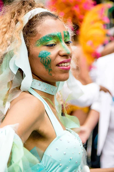 London, Büyük Britanya, 27th Ağustos 2018:-katılımcılar alın kısmı Batı Londra'da, Avrupa'nın en büyük sokak partisi Nottinghill Carival.