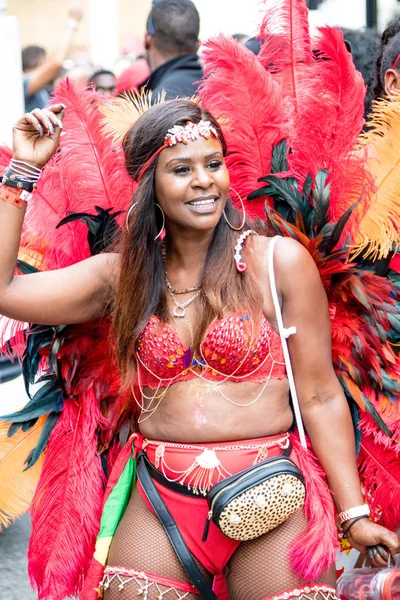 London, Büyük Britanya, 27th Ağustos 2018:-katılımcılar alın kısmı Batı Londra'da, Avrupa'nın en büyük sokak partisi Nottinghill Carival.