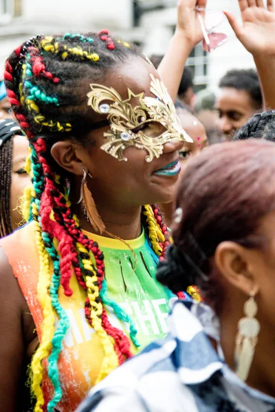 London, Büyük Britanya, 27th Ağustos 2018:-katılımcılar alın kısmı Batı Londra'da, Avrupa'nın en büyük sokak partisi Nottinghill Carival.