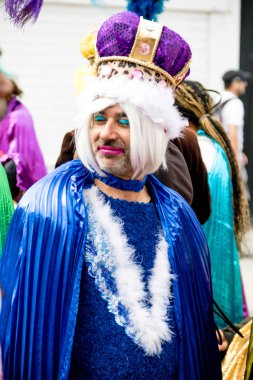 London, Büyük Britanya, 27th Ağustos 2018:-katılımcılar katılın Notting Hill Carival Batı Londra'da, Avrupa'nın en büyük sokak partisi.