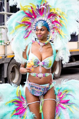 London, Büyük Britanya, 27th Ağustos 2018:-katılımcılar alın kısmı Batı Londra'da, Avrupa'nın en büyük sokak partisi Nottinghill Carival.