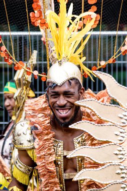 London, Büyük Britanya, 27th Ağustos 2018:-katılımcılar alın kısmı Batı Londra'da, Avrupa'nın en büyük sokak partisi Nottinghill Carival.