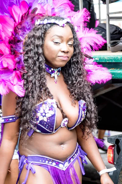 London, Büyük Britanya, 27th Ağustos 2018:-katılımcılar alın kısmı Batı Londra'da, Avrupa'nın en büyük sokak partisi Nottinghill Carival.