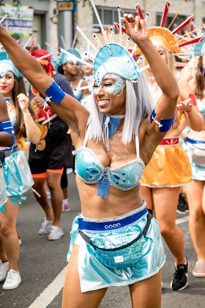 London, Büyük Britanya, 27th Ağustos 2018:-katılımcılar alın kısmı Batı Londra'da, Avrupa'nın en büyük sokak partisi Nottinghill Carival.