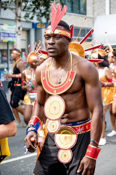 London, Büyük Britanya, 27th Ağustos 2018:-katılımcılar alın kısmı Batı Londra'da, Avrupa'nın en büyük sokak partisi Nottinghill Carival.