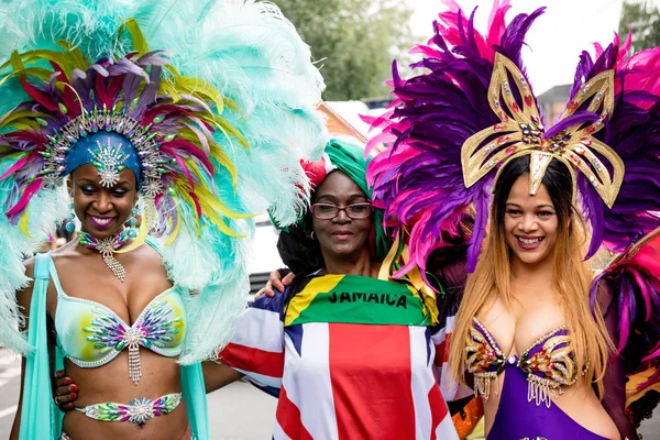 London, Büyük Britanya, 27th Ağustos 2018:-katılımcılar alın kısmı Batı Londra'da, Avrupa'nın en büyük sokak partisi Nottinghill Carival.