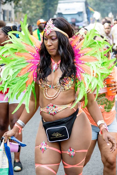 London, Büyük Britanya, 27th Ağustos 2018:-katılımcılar alın kısmı Batı Londra'da, Avrupa'nın en büyük sokak partisi Nottinghill Carival.