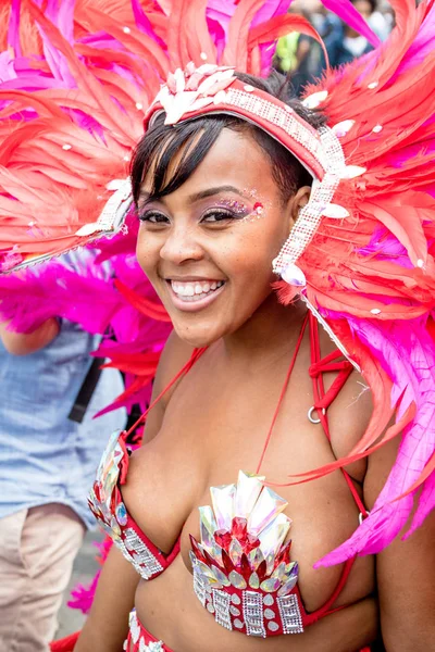 London, Büyük Britanya, 27th Ağustos 2018:-katılımcılar alın kısmı Batı Londra'da, Avrupa'nın en büyük sokak partisi Nottinghill Carival.