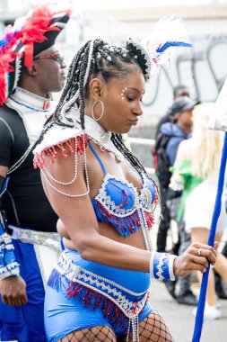 London, Büyük Britanya, 27th Ağustos 2018:-katılımcılar alın kısmı Batı Londra'da, Avrupa'nın en büyük sokak partisi Nottinghill Carival.