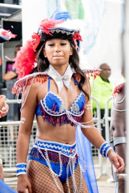 London, Büyük Britanya, 27th Ağustos 2018:-katılımcılar alın kısmı Batı Londra'da, Avrupa'nın en büyük sokak partisi Nottinghill Carival.