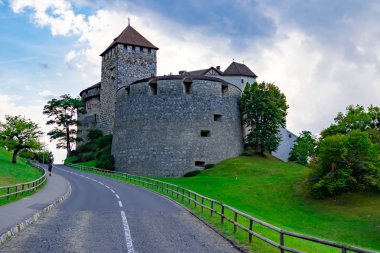 Vaduz, Lihtenştayn, 18th Ağustos 2018:-Vaduz Kalesi, iktidar Liechtenstein Prens yurdu bulunan sermaye şehir Vaduz