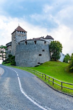 Vaduz, Lihtenştayn, 18th Ağustos 2018:-Vaduz Kalesi, iktidar Liechtenstein Prens yurdu bulunan sermaye şehir Vaduz
