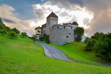 Vaduz, Lihtenştayn, 18th Ağustos 2018:-Vaduz Kalesi, iktidar Liechtenstein Prens yurdu bulunan sermaye şehir Vaduz