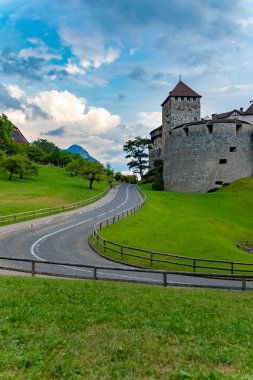 Vaduz, Lihtenştayn, 18th Ağustos 2018:-Vaduz Kalesi, iktidar Liechtenstein Prens yurdu bulunan sermaye şehir Vaduz