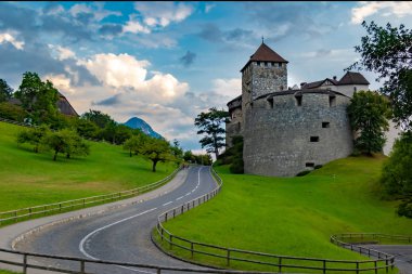 Vaduz, Lihtenştayn, 18th Ağustos 2018:-Vaduz Kalesi, iktidar Liechtenstein Prens yurdu bulunan sermaye şehir Vaduz