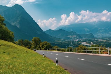 İsviçre alp Liechtenstein Prensliği sınır ötesi peyzaj görünümünü