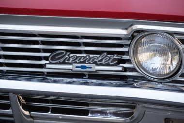 Vaduz, Lihtenştayn, 16 Ağustos 2018:-A Chevrolet Caprice klasik araba park Vaduz Liechtenstein