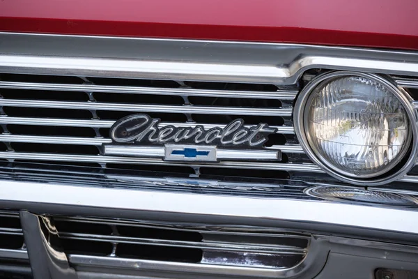 Vaduz, Lihtenştayn, 16 Ağustos 2018:-A Chevrolet Caprice klasik araba park Vaduz Liechtenstein