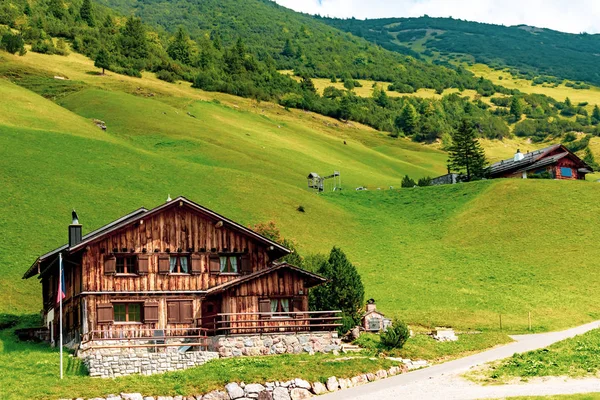 Malbun Liechtenstein Augusztus Épületek Malbun Liechtenstein Csak Síterület Nyáron — Stock Fotó