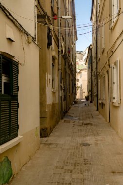 Cebelitarık, Amerika Birleşik Devletleri, 3 Ekim 2018:-geri eski kasaba Cebelitarık, normal turist iz kapalı şekilde sokak. Gibraltar İngiliz denizaşırı Bölgesi İspanya'nın güney ucunda yer almaktadır.