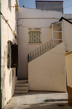 Cebelitarık, Amerika Birleşik Devletleri, 3 Ekim 2018:-Cebelitarık eski kasaba bir ön kapıdan. Gibraltar İngiliz denizaşırı Bölgesi İspanya'nın güney ucunda yer almaktadır.