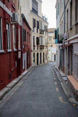 Cebelitarık, Amerika Birleşik Devletleri, 30 Eylül 2018:-eski şehir, Cebelitarık, normal turist iz kapalı alanının arka sokaklarında. Gibraltar İngiliz denizaşırı Bölgesi İspanya'nın güney ucunda yer almaktadır.