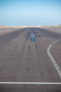 Gibraltar pist arasında Winston Churchil pist gerektiğinde kapalı cadde üzerinde yürüme