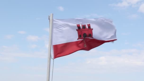 Gibraltar Reino Unido Octubre 2018 Bandera Gibraltar Ondeando Viento Gibraltar — Vídeos de Stock