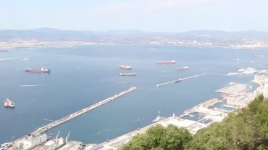 Cebelitarık, Amerika Birleşik Devletleri, 1 Ekim 2018:-her şehir ve liman Gibraltar kayayı bakıldığında. Gibraltar İngiliz denizaşırı Bölgesi İspanya'nın güney ucunda yer almaktadır.