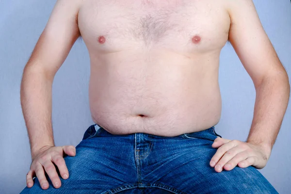 Sovrappeso Uomo Caucasico Senza Camicia Seduto — Foto Stock