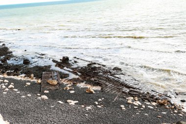 Dover ünlü Beyaz kayalıklar dibinde batık