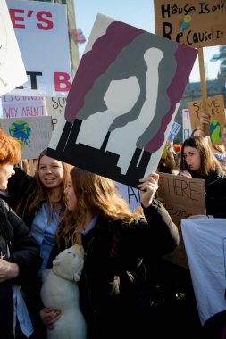 Londra, İngiltere, Amerika Birleşik Devletleri 15 Şubat 2019:-okul çarpıcı yaş arası çocuk merkezi Londra'da afişlerin holding iklim değişikliği üzerinde