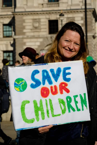 Londres Reino Unido Febrero 2019 Adulto Apoyo Los Niños Edad —  Fotos de Stock