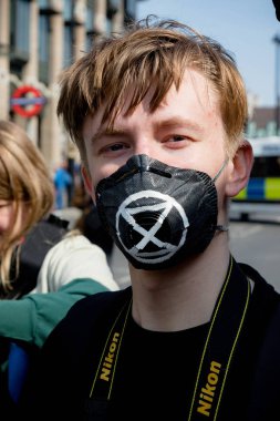Londra'nın merkezinde exctintion İsyanı Protesto