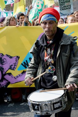 Londra'nın merkezinde exctintion İsyanı Protesto