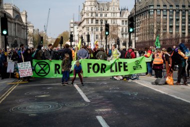 Londra'nın merkezinde exctintion İsyanı Protesto