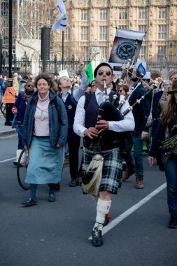 Londra'nın merkezinde exctintion İsyanı Protesto
