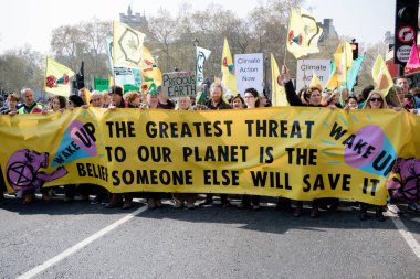 Londra'nın merkezinde exctintion İsyanı Protesto