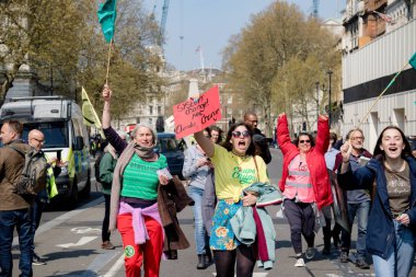 Londra'nın merkezinde exctintion İsyanı Protesto
