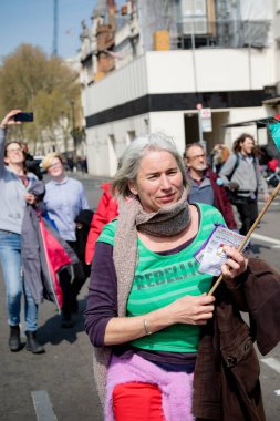 Londra'nın merkezinde exctintion İsyanı Protesto