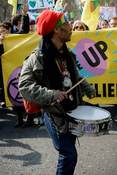 Londra'nın merkezinde exctintion İsyanı Protesto
