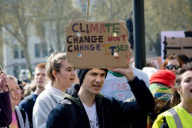 Londra'nın merkezinde exctintion İsyanı Protesto